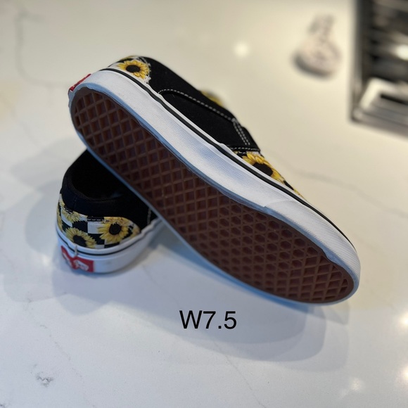 Sunflower vans - Picture 3 of 3